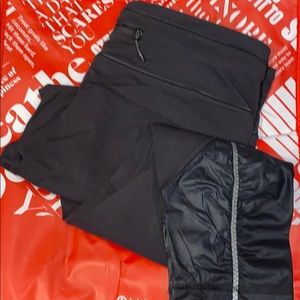 Lululemon Varsity  23’ crop